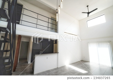 Stylish living room with an atrium Stylish living room with an atrium 134837265