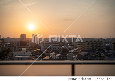 從高層看的日落 134840168