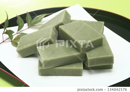 Mugwort rice cake Mugwort rice cake 134842576
