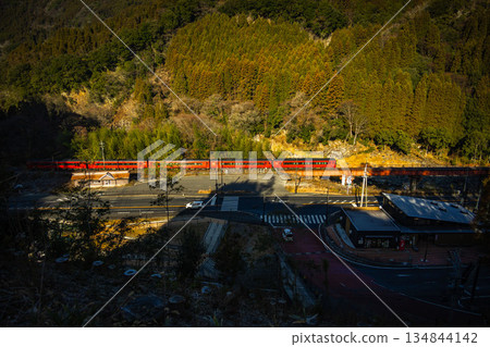 玉府號列車今天也運行。 玉府號列車今天也運行。 134844142