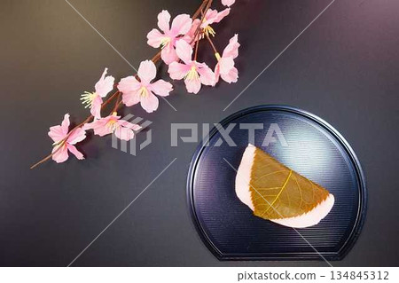 Sakura mochi Sakura mochi Sakura mochi 134845312