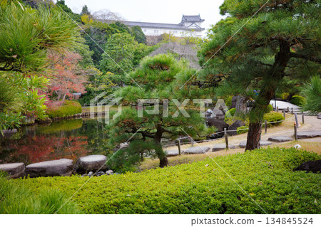 姬路市姬路城西居遺址古古園的秋葉 134845524