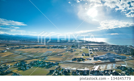 從日本海沿岸眺望黑部川沖積扇的冬季景色 134845779