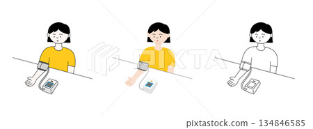 圖:一位年輕女性在家中使用血壓計測量血壓。圖片展現了健康管理和自我照顧的場景。 圖:一位年輕女性在家中使用血壓計測量血壓。圖片展現了健康管理和自我照顧的場景。 134846585