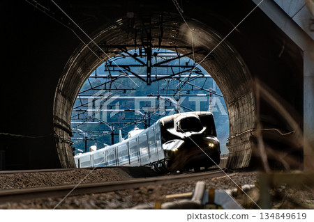The Tokaido Shinkansen runs through a tunnel (Kaseno Tunnel, Maibara City, Shiga Prefecture) The Tokaido Shinkansen runs through a tunnel (Kaseno Tunnel, Maibara City, Shiga Prefecture) 134849619