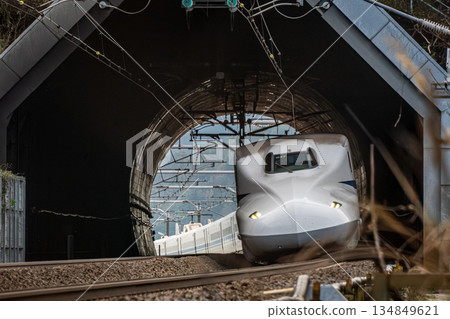 The Tokaido Shinkansen runs through a tunnel (Kaseno Tunnel, Maibara City, Shiga Prefecture) The Tokaido Shinkansen runs through a tunnel (Kaseno Tunnel, Maibara City, Shiga Prefecture) 134849621