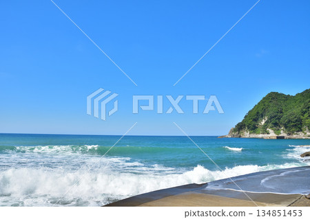 兵庫縣，JR山陰本線洋部站附近日本海景色 134851453