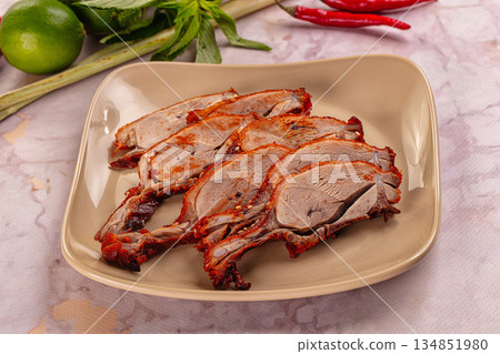 Roasted gourmet duck fillet slices 134851980