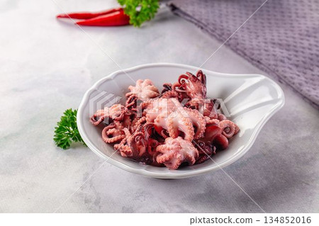 Marinated canned mini baby octopus Marinated canned mini baby octopus 134852016