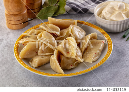 Traditiolal vareniki - stuffed dumplings with potato 134852119