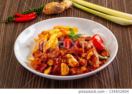 Roasted beef meat with vegetables Roasted beef meat with vegetables 134852604