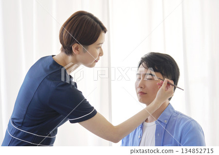 男性，20多歲，眉毛沙龍 134852715