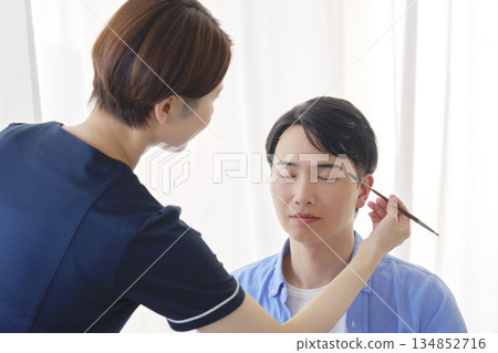 男性，20多歲，眉毛沙龍 134852716