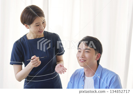 Male, 20s, eyebrow salon 134852717