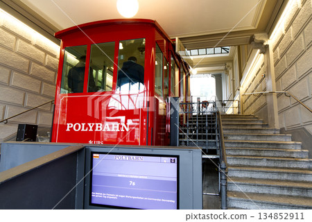 Swiss cable cars 134852911