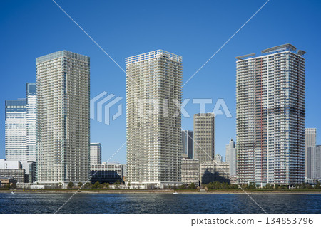 Winter blue sky and Harumi seen from Toyosu, Harumi Canal, Toyosu, Koto Ward, Tokyo Winter blue sky and Harumi seen from Toyosu, Harumi Canal, Toyosu, Koto Ward, Tokyo 134853796
