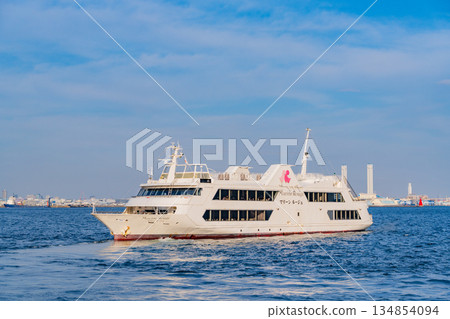 (Kanagawa Prefecture) Yokohama Port sightseeing boat Marine Rouge 134854094