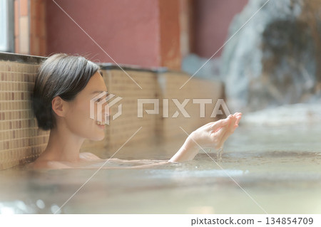 天溫泉 溫泉 女生 134854709