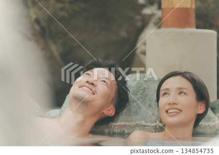 外部露天池 夫婦 情侶 134854735