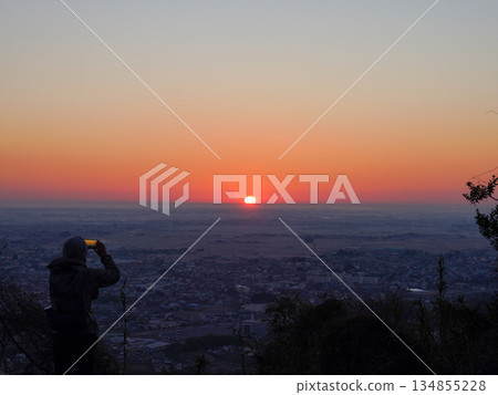 First sunrise of 2026 and people from Kanayama Shinden Shrine in Ota City, Gunma Prefecture 134855228