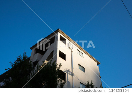 An old housing complex built in the Showa era An old housing complex built in the Showa era 134855504
