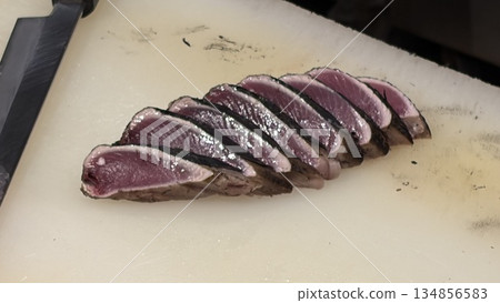 Takachi specialty: Straw-grilled bonito, seared bonito Takachi specialty: Straw-grilled bonito, seared bonito 134856583