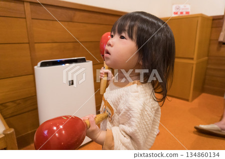 Japanese girl toddler singing karaoke 134860134