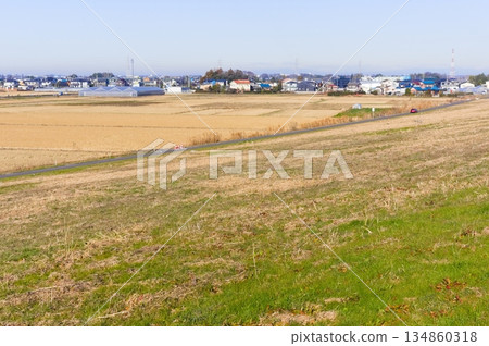 Scenery along the Edogawa Cycling Road in Yoshikawa City, Saitama Prefecture, December 2025 134860318