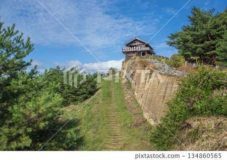 Okayama Kinojo Castle earthworks and west gate Okayama Kinojo Castle earthworks and west gate 134860565