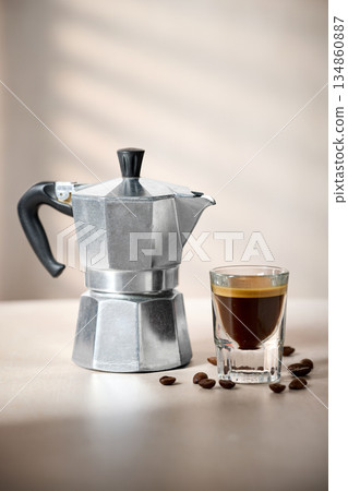 Mocha coffee pot 134860887