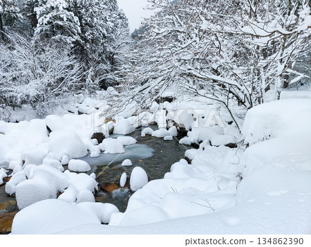 Yumori Valley (winter) Yumori Valley (winter) 134862390