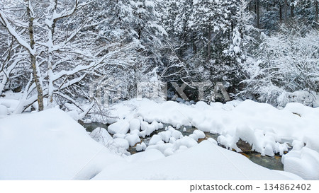 Yumori Valley (winter) 134862402