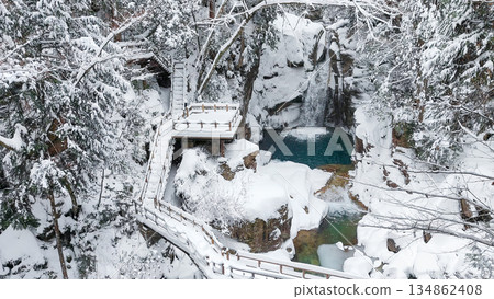 Yumori Valley (winter): Ryujin Falls Yumori Valley (winter): Ryujin Falls 134862408