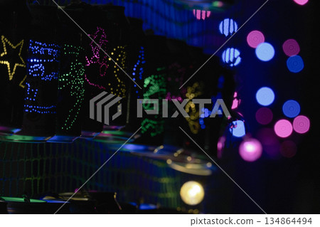 照明、空罐、兒童、插圖、永續發展目標、回收、環保、燈光 134864494