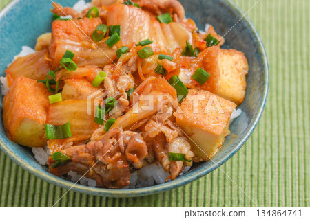 炸豆腐豬肉泡菜飯 134864741