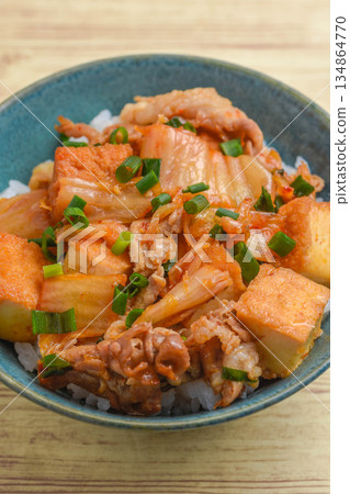 炸豆腐豬肉泡菜飯 134864770
