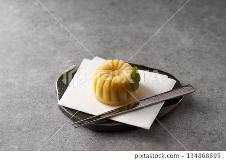 Image of Japanese sweets (nerikiri) 134868695