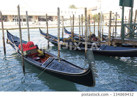五彩繽紛的貢多拉 134869432