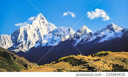 Beautiful autumn scenery of Siguniang Mountains 134869439