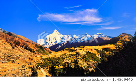 四姑娘山美麗的秋景 134869440
