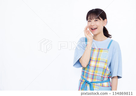 家庭主婦打電話 134869811