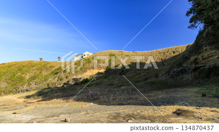 三浦半島上的黑崎之鼻、三戶濱海灘和富士山 134870437