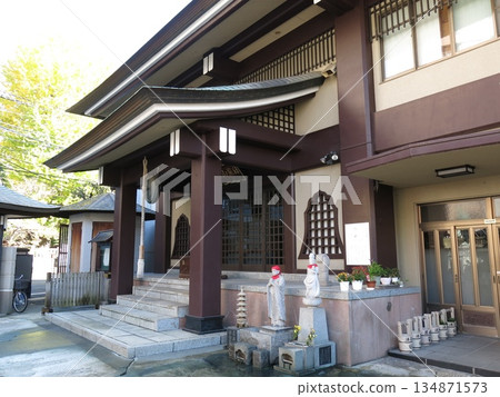 台東區的法勝寺（正殿和章魚地藏像） 134871573