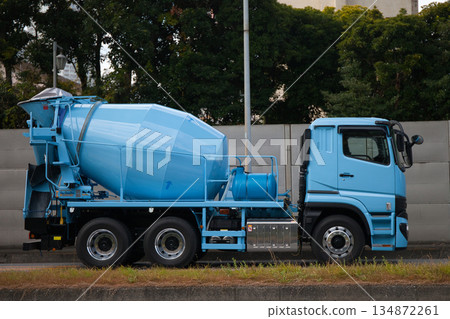 Agitator truck (concrete mixer truck) Agitator truck (concrete mixer truck) 134872261