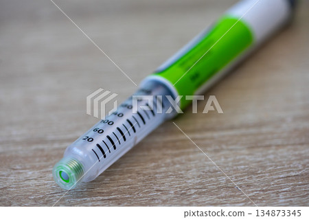 Close-up on a insulin pen 134873345