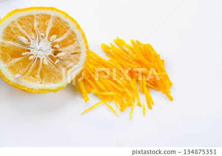 柚子皮碎 134875351