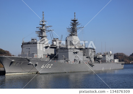 返回的母艦浦賀和試驗艦飛鳥 134876309