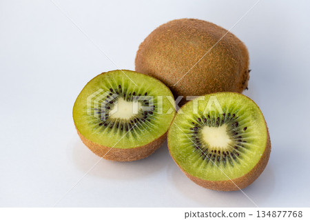 獼猴桃的橫截面 獼猴桃的橫截面 134877768