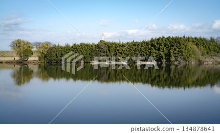 東京葛飾區柴又的矢切渡輪的冬景 東京葛飾區柴又的矢切渡輪的冬景 134878641