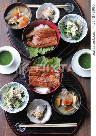 Grilled eel and pork soup 134878990